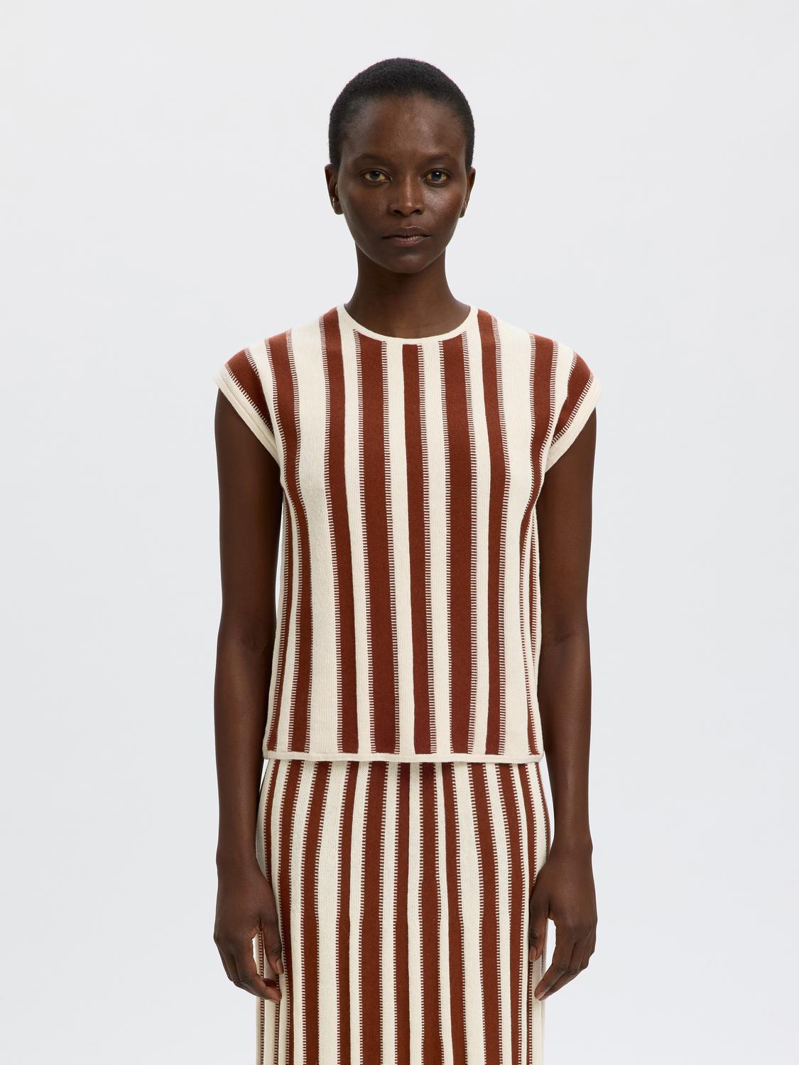 model_shot-front